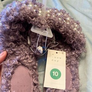 A new day house slippers